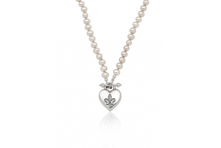 Fleur de Lis Intaglio Heart Pearl Necklace
