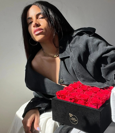 16 Red Roses Black Velvet Eternity Roses Box