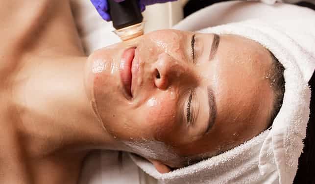 Glo2Facial